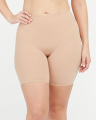 SPANXsmooth™ Fit-To-You Mid-Thigh Short