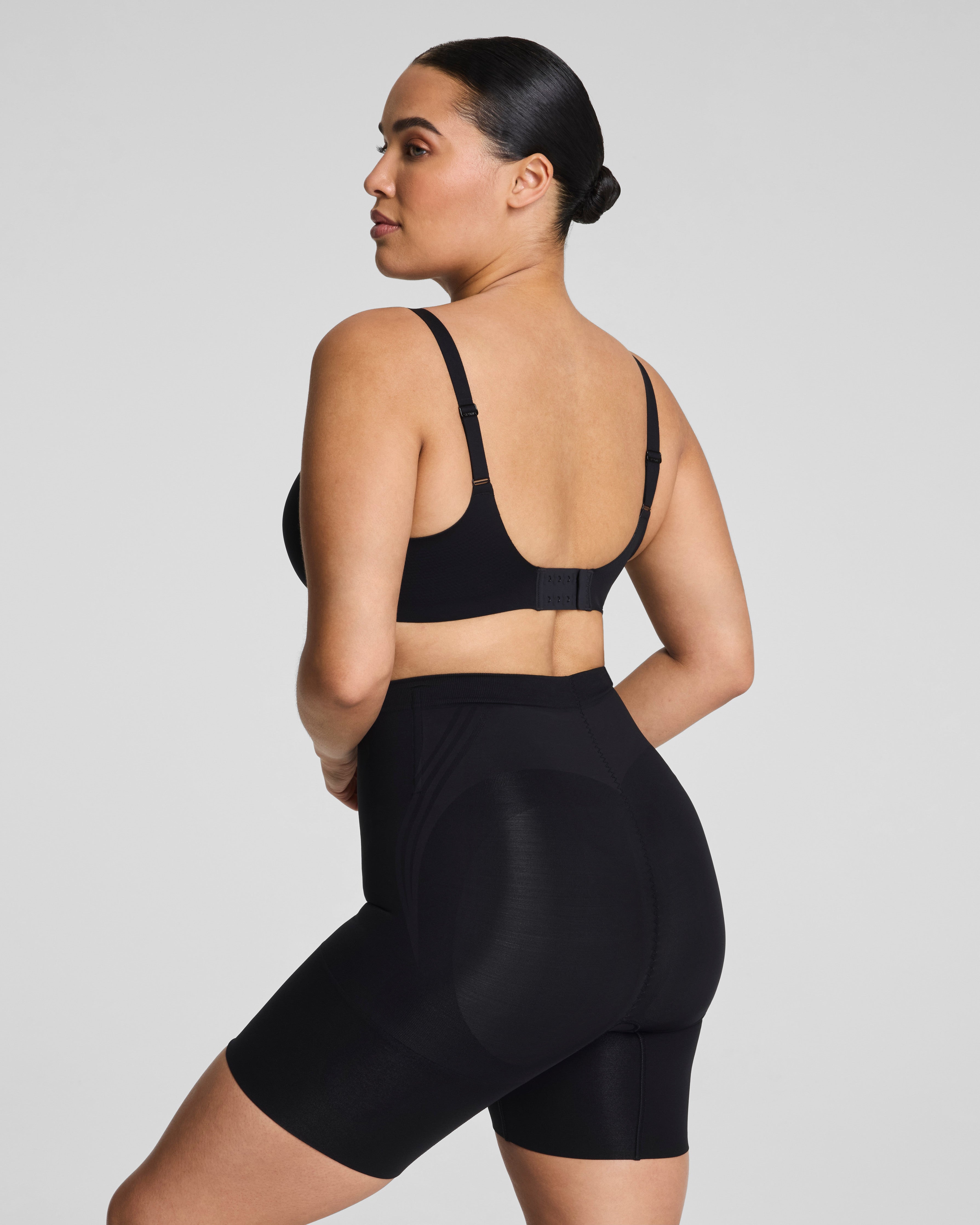 SPANXsculpt™ GoFigure Mid-Thigh Short | Very Black