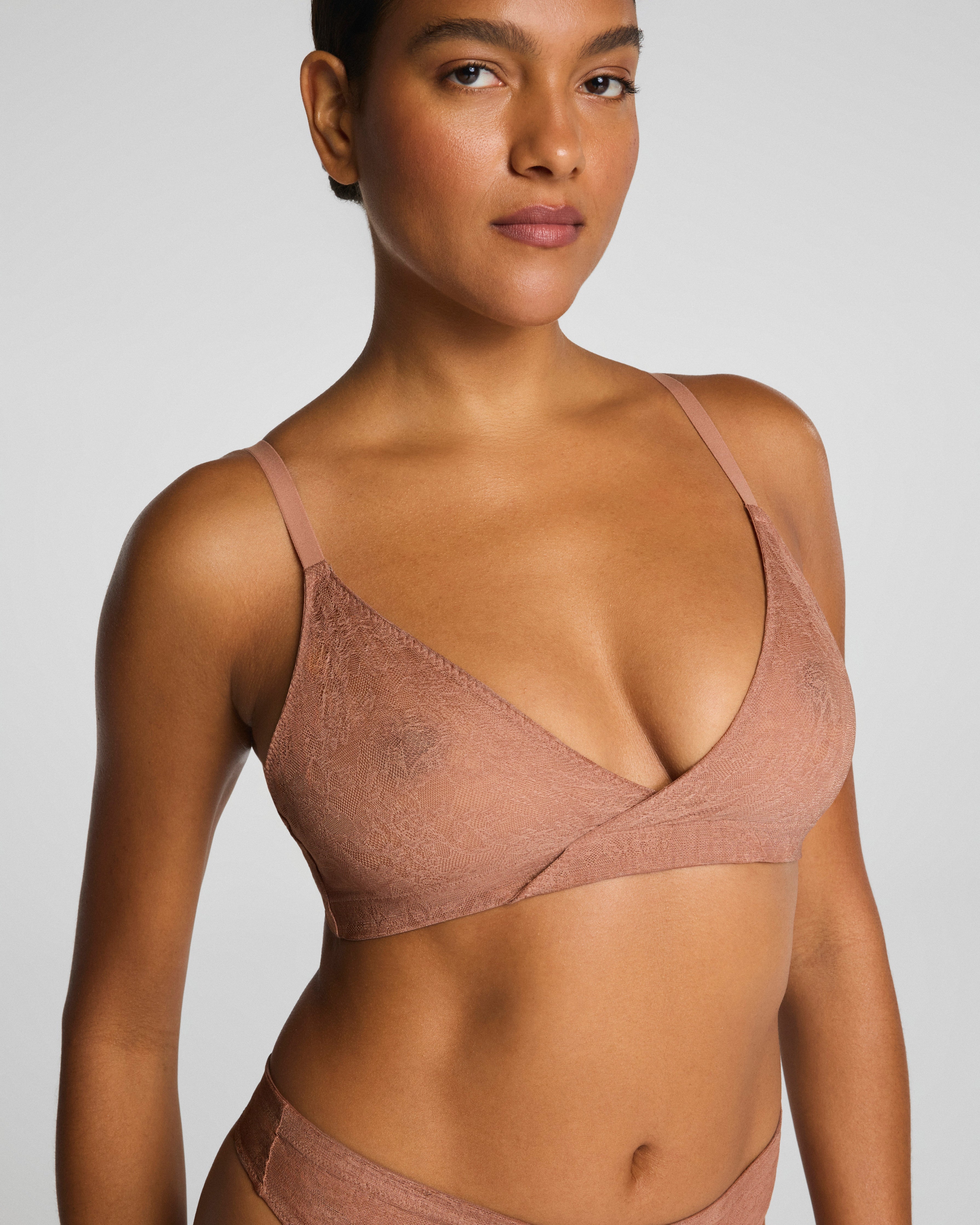 SPANXsupersmooth™ Day to Date Night Lace Bralette | Cinnamon