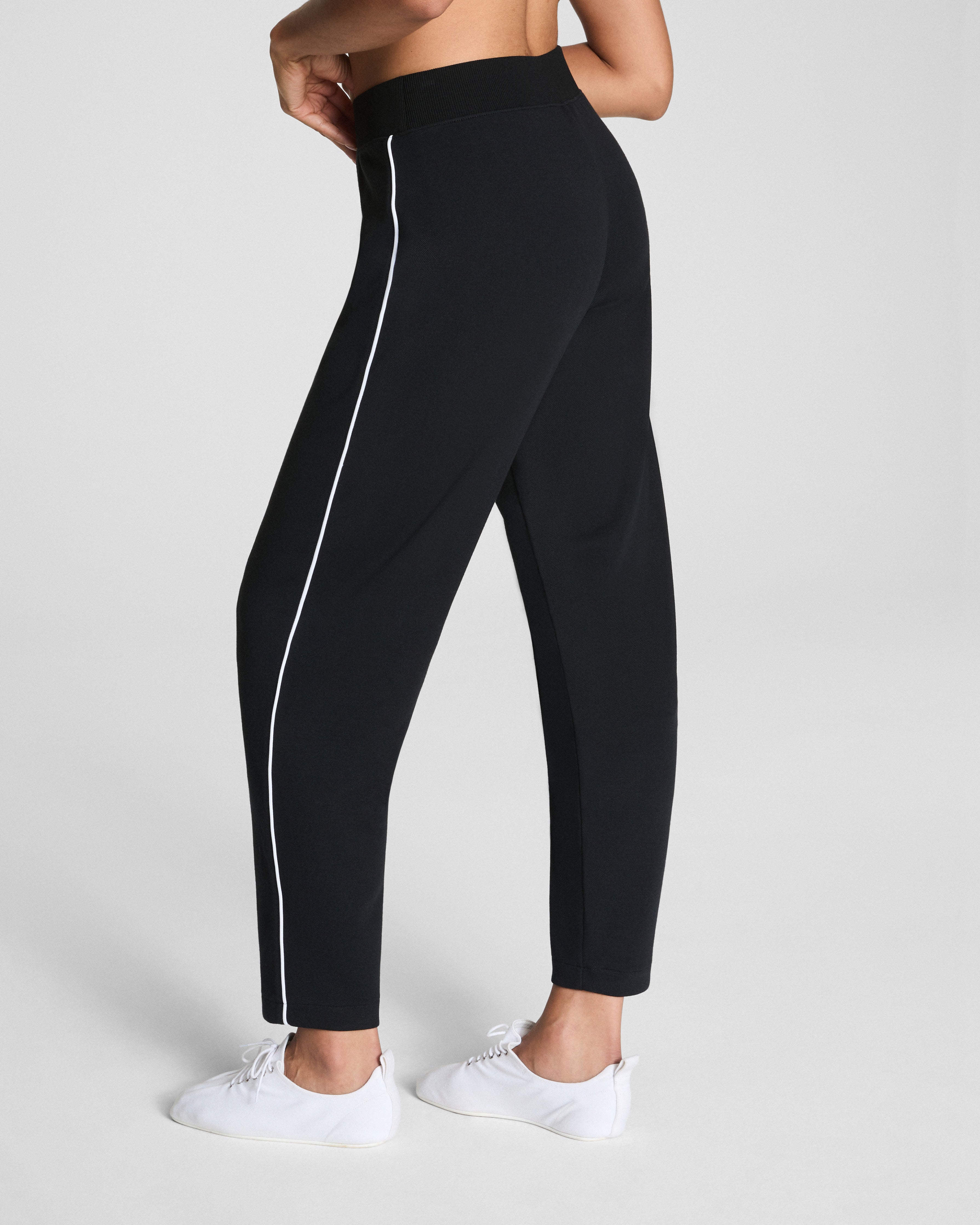 SPANX AirEssentials® Pique Barrel Ankle Pant  Very Black
