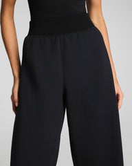 SPANX AirEssentials® Luxe Barrel Leg Pant  Very Black