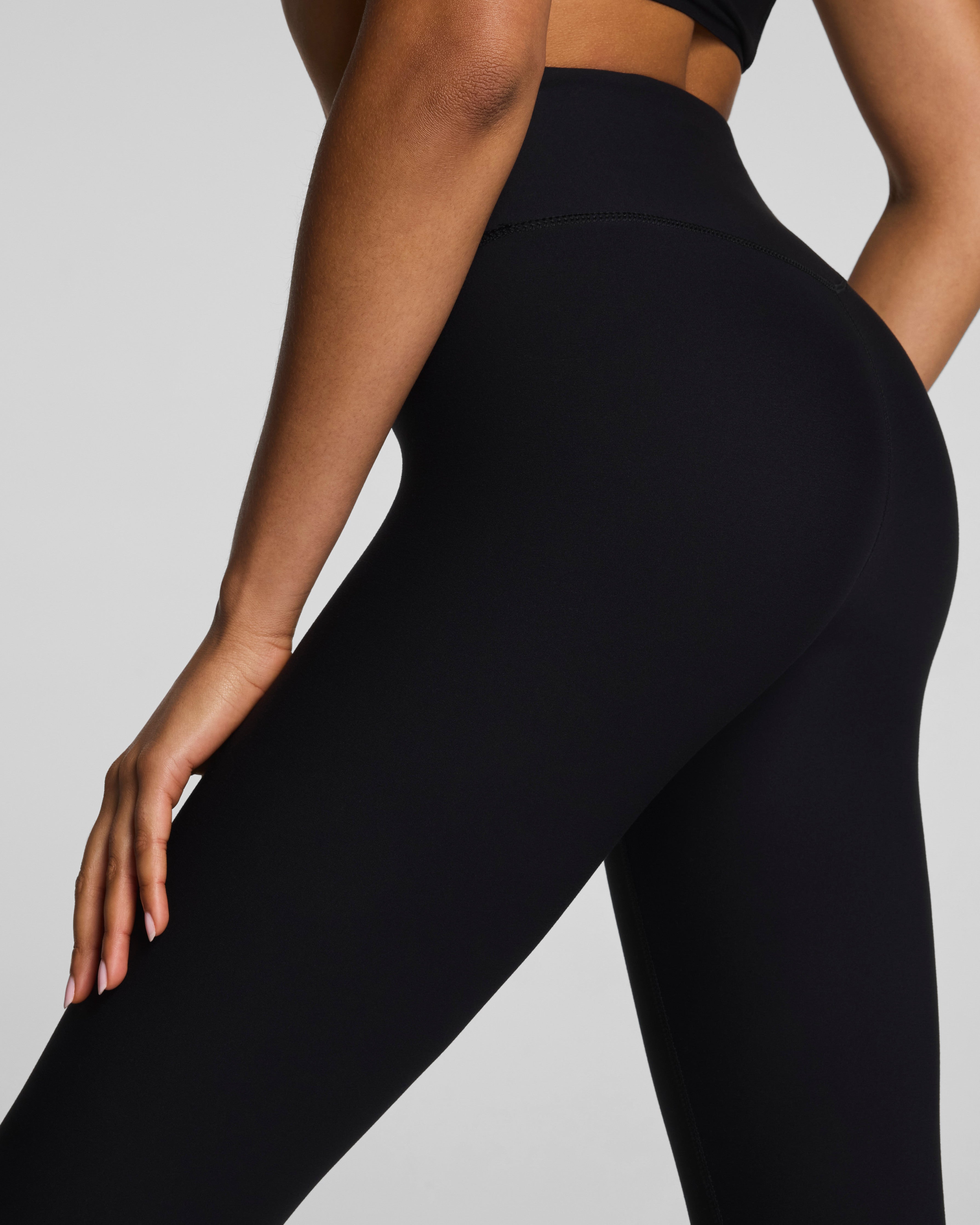 SPANXsmooth™ OnForm 7/8 Leggings | Very Black