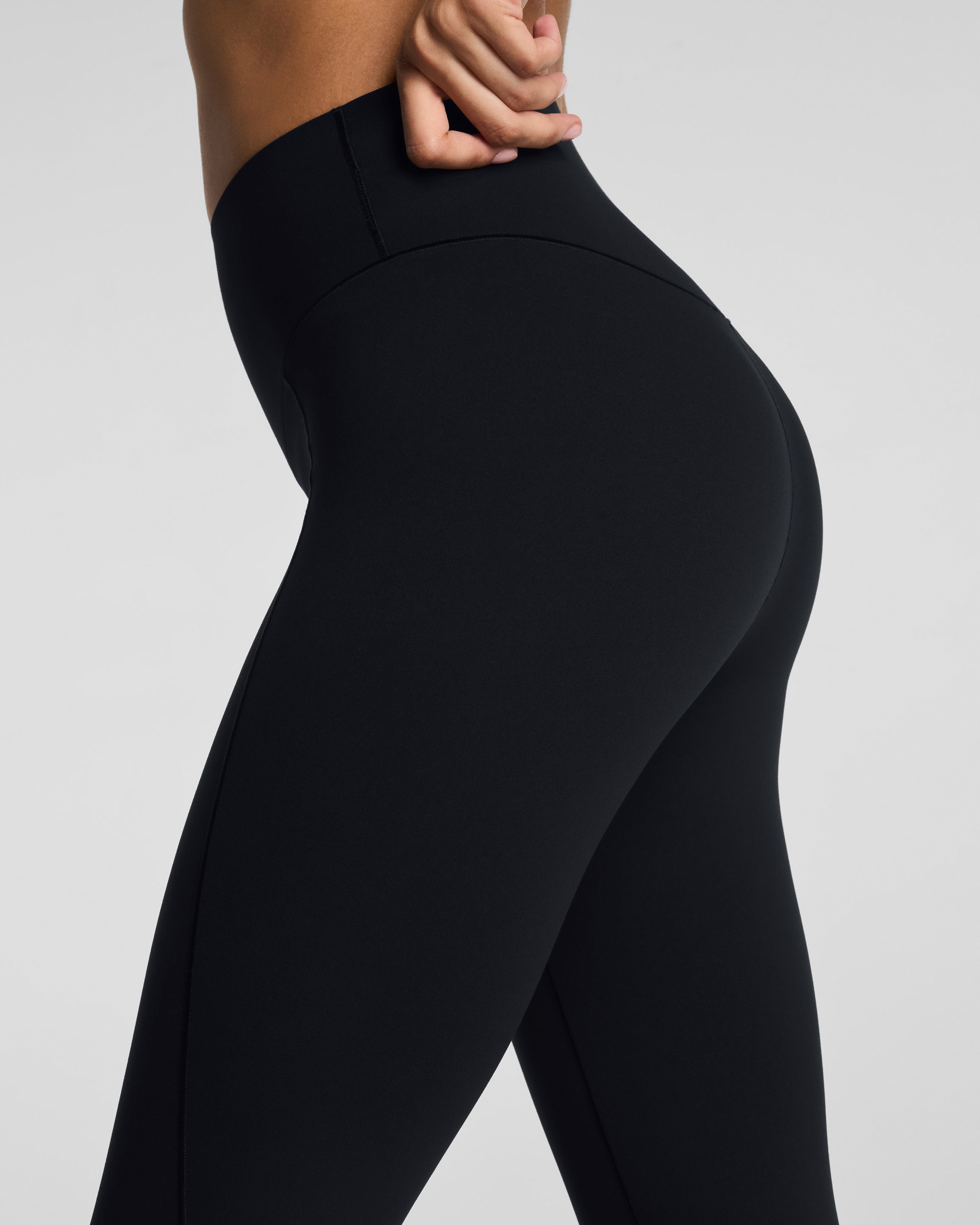 SPANXshape™ CurveTheory 7/8 Leggings | Very Black